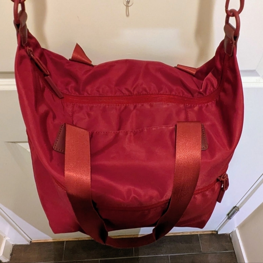 GUC FWD Forward With Design Maroon Expandable Tote Bag - Picture 5 of 12